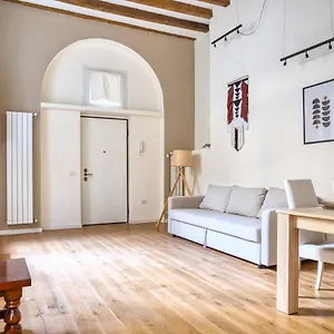 urban-stylish-loft-self-check-in.it-lombardy.com/